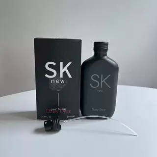 น้ำหอม SK 1แถม1 กลิ่นวู้ดดี้ อบอุ่น สดชื่น เซ็กซี่ หวานละมุน ใช้ได้ทั้งชายและหญิง ขวด100ml Perfume