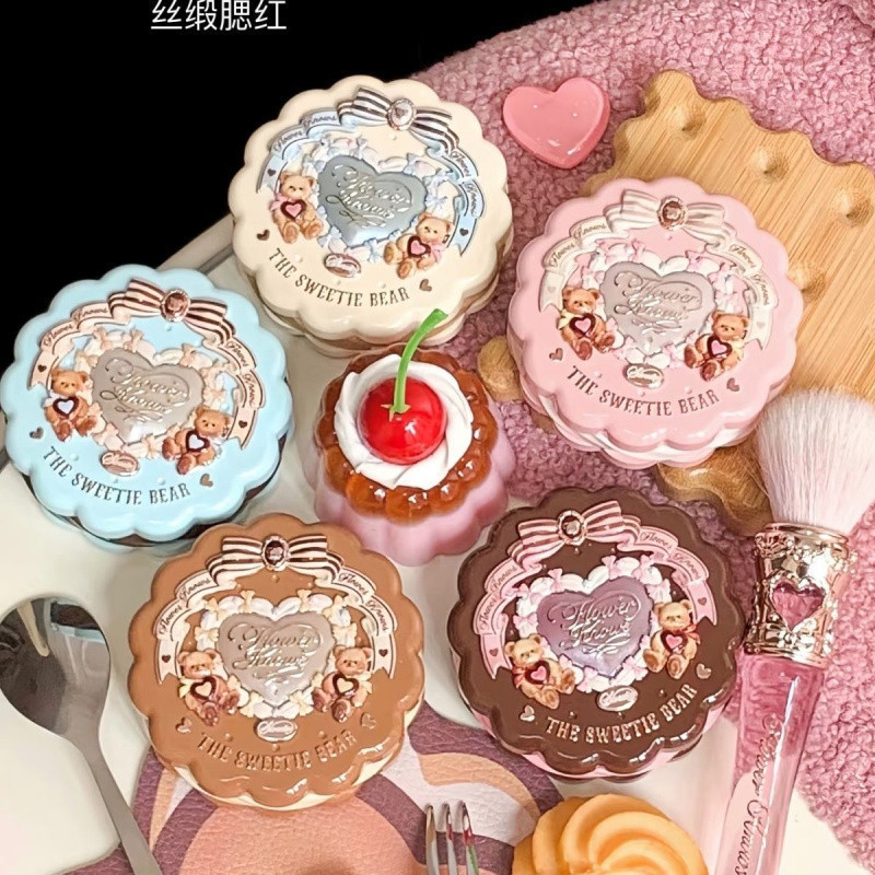 FLOW KNOWS Sweetheart Bear Silk นูน Powder Blusher Soft Light โปร่งใสสี Experiness Color Tender บรรยากาศ Nude แต่งหน้าแป้ง Blusher Facial Make-Up