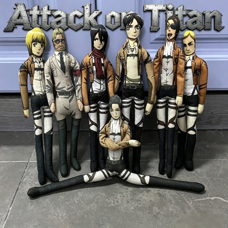28 ซม.อะนิเมะโจมตีบนTitan Levi Ackerman Eren Jaegerคอสเพลย์ตุ๊กตาตุ๊กตาบทคัดย่อลวดโครงกระดูกฮาโลวีนPropsของขวัญ