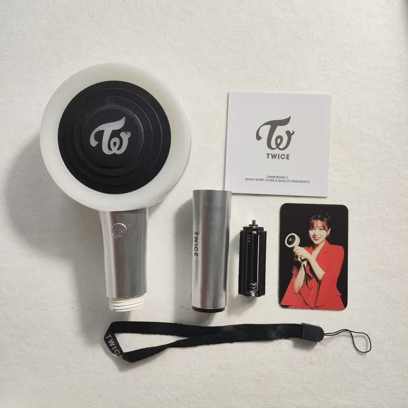 TWICE Glowstick รุ่นที่สอง แท่งเชียร์ลูกอมและโคมไฟในมือ