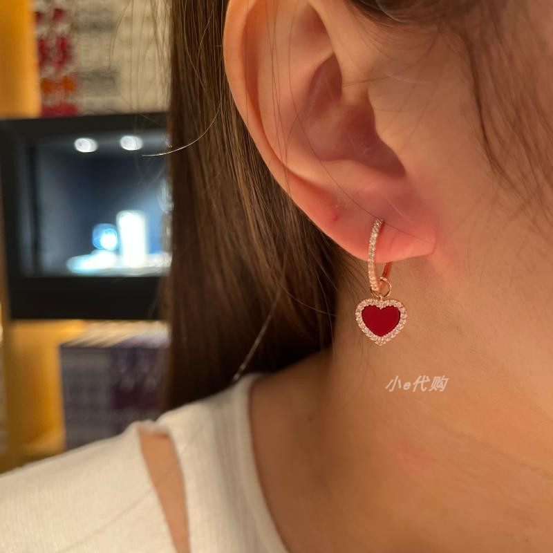 ต่างหู APM Monaco รูปหัวใจสีชมพู ออกแบบเหมือนเปลือกหอย น่ารักและหวาน