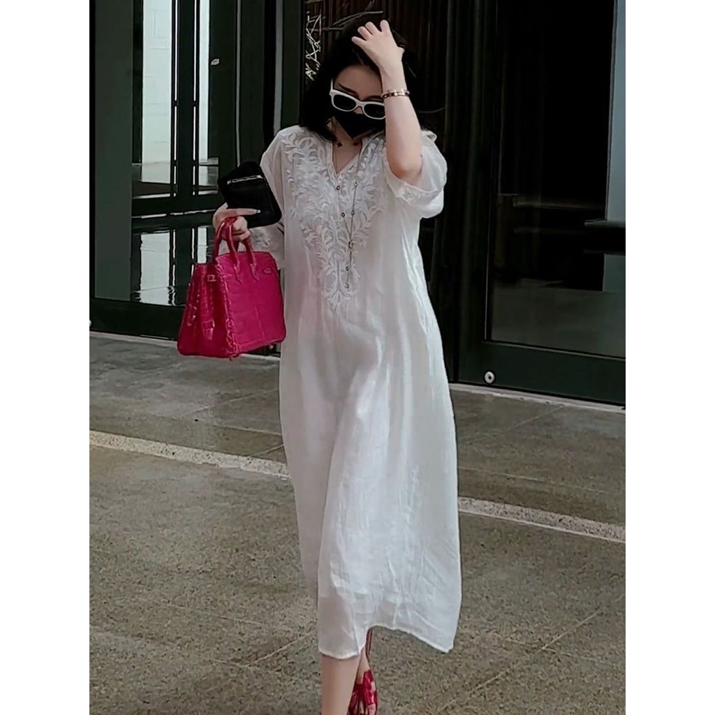 Imoveเดรสคอวีปักลายเครื่องสําหรับผู้หญิงสไตล์เกาหลีชุดเดรสลําลองทรงหลวม