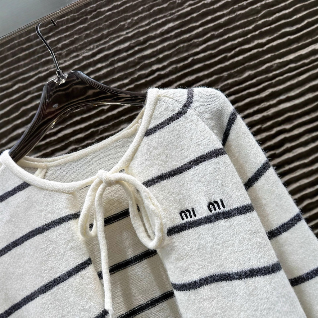 IOC4 MM*m1u Striped Jacket+Vest Two-Piece Wool Knitted Sweater Set Versatile Age-Reducing Design