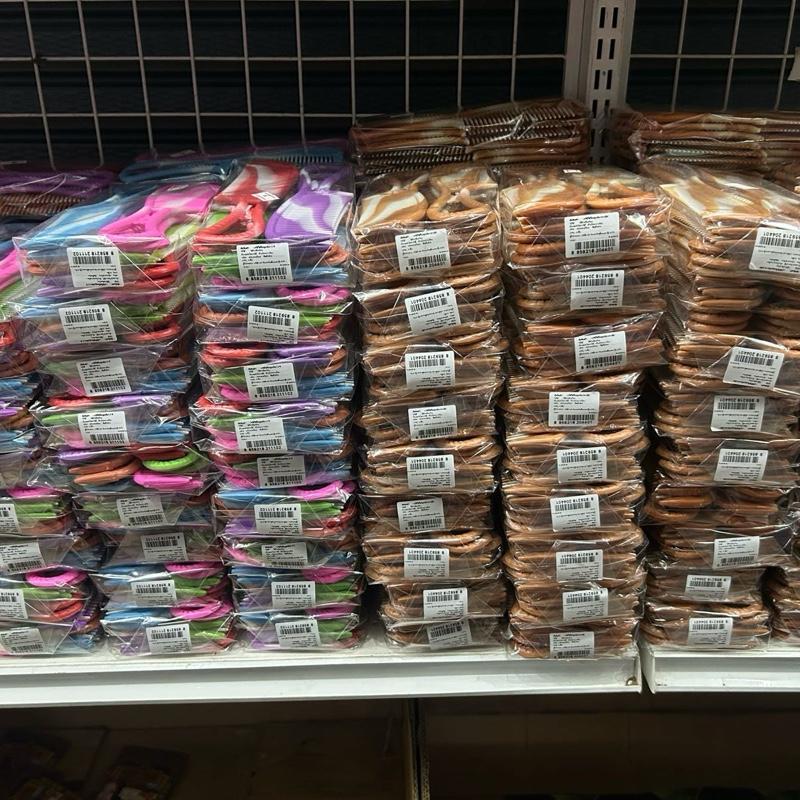 ( ยกโหล 12 ชิ้น ) หวีพลาสติก คละสี 12 ชิ้น ใช้งานง่าย ทนทาน - รูปที่ 2