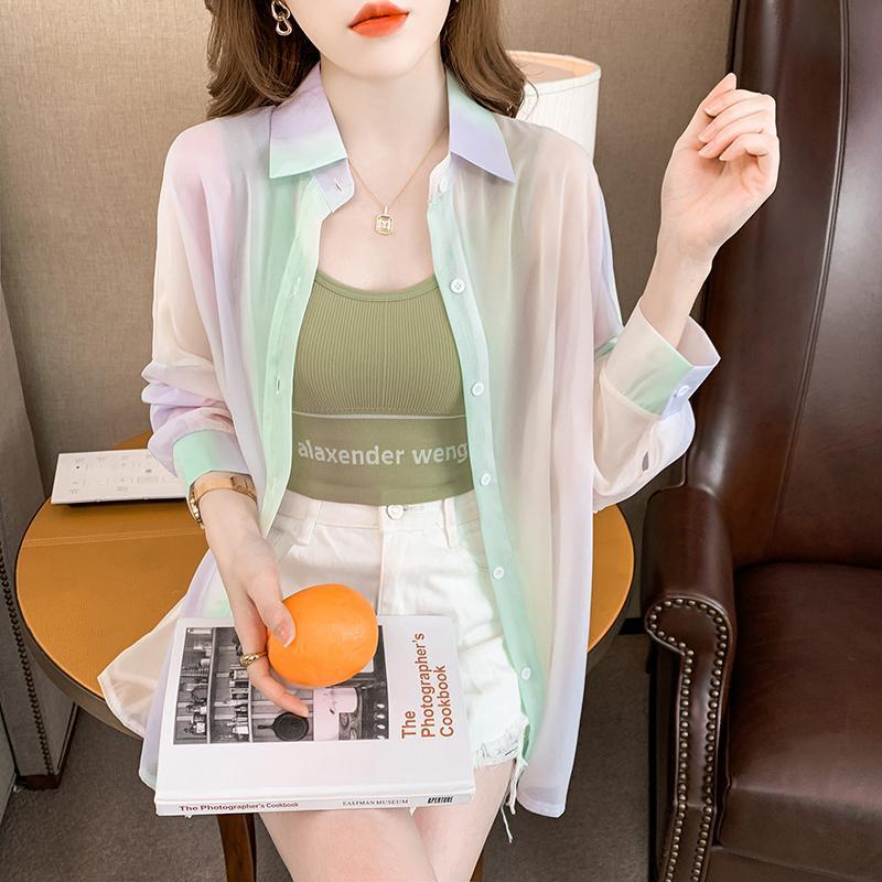 Red Berry เสื้อเชิ้ดแขนยาวผู้หญิง ผ้าเบาบางสีรุ่งแฟชุ่นเกาหลี ไส่คลุมเที่ยวทะแล คลุมกันแดด กันUV W208