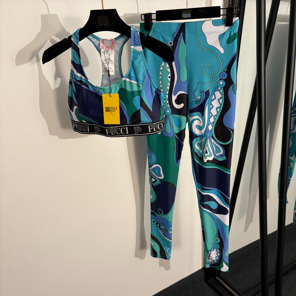 Pucci ชุดโยคะสไตล์ใหม่ พร้อมเสื้อกั๊กรองแผ่นรองหน้าอกและเลกกิ้งสกินนี่ยืด พิมพ์ลายไร้ตะเข็บ