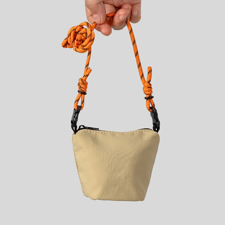 [ของขวัญ] สายคล้องไหล่และกระเป๋าน้ำหนักเบาสำหรับปีนเขา ออกแบบมาเพื่อความสะดวกในแนวทแยง