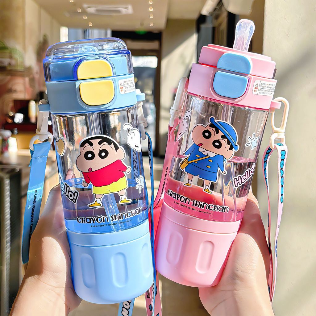 4MJ3 [จัดส่งจากประเทศไทย] Crayon Shin-Chan Sanrio Double Drinking Children Plastic Cup Student with 