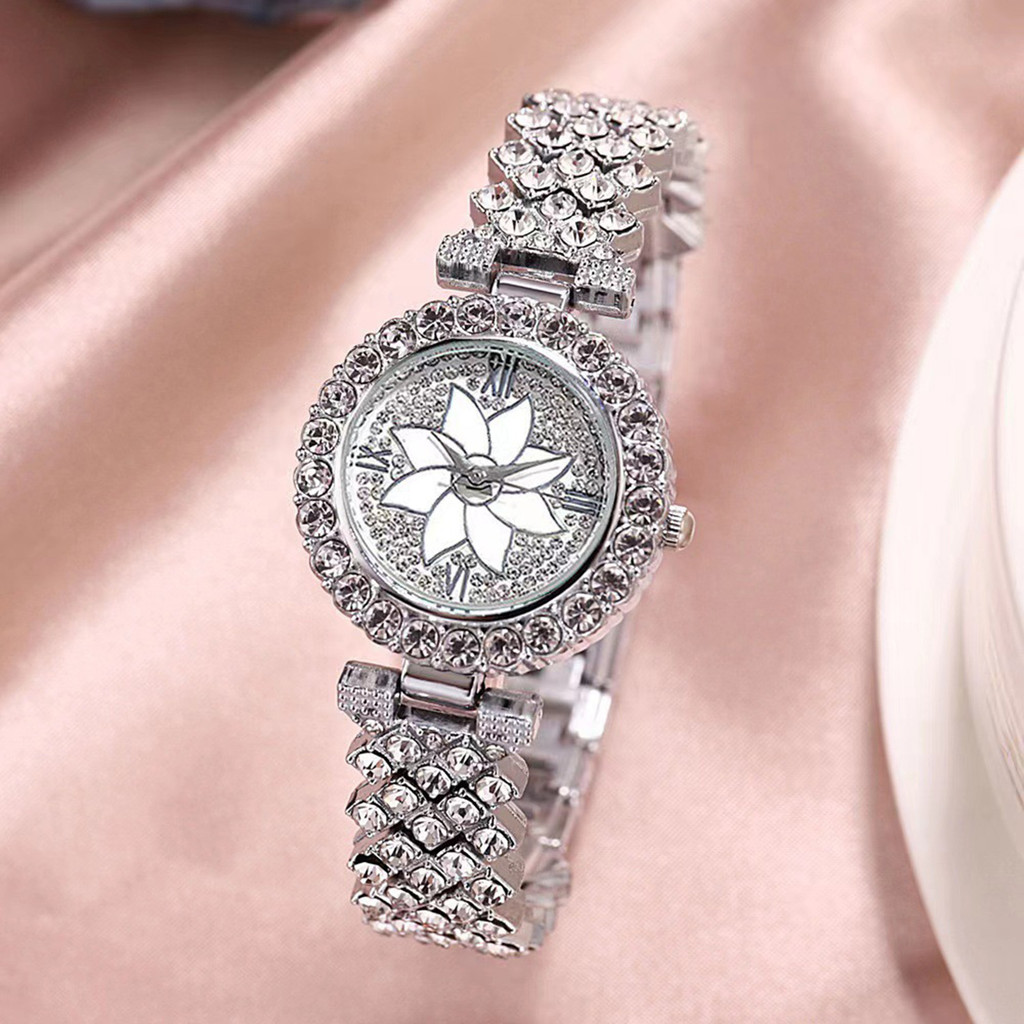 นาฬิกาผู้หญิงสร้อยข้อมือกลั่นหรูหราออกแบบ Rhinestone Encrusted นาฬิกาของขวัญวันวาเลนไทน์