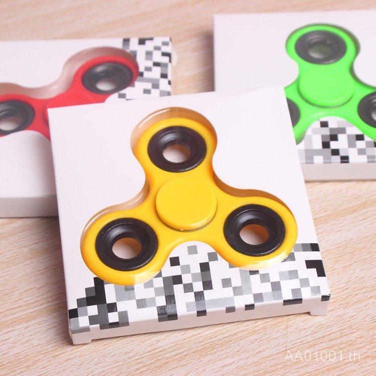 Finger Spinner ขายตรงสามเหลี่ยมปลายนิ้ว Spinner Decompression ของเล่น Crab Finger Spinner QWKB