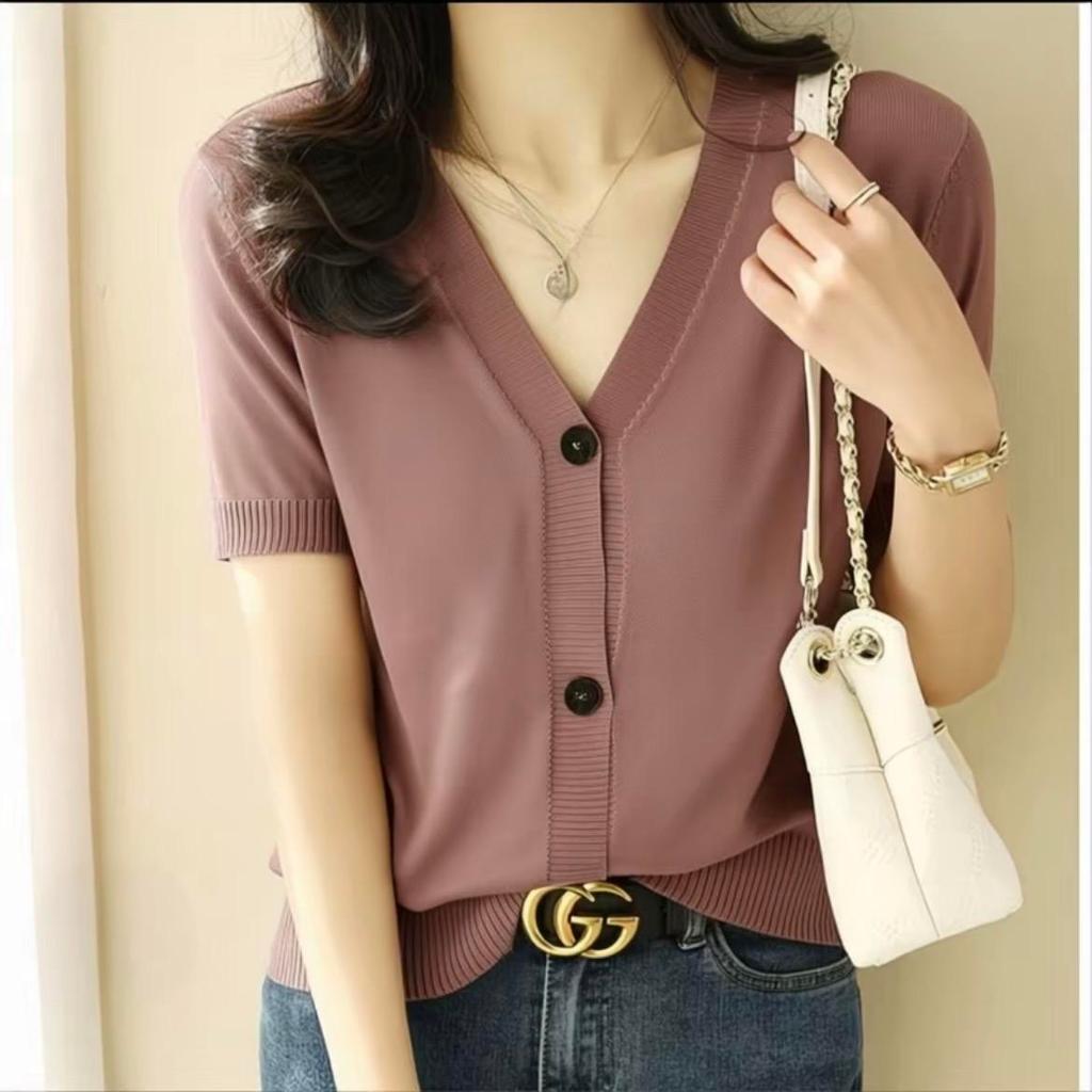 15648 Women's short-sleeved top, knitted V-neck cardigan, short-sleeved t-shirt design, suitable for summer wear.