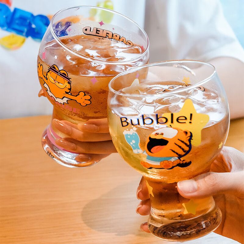 สินค้าใหม่พร้อมสต็อก KKV Official Garfield Family Series Glass Cartoon Home Party Beer Mug Drink Wat