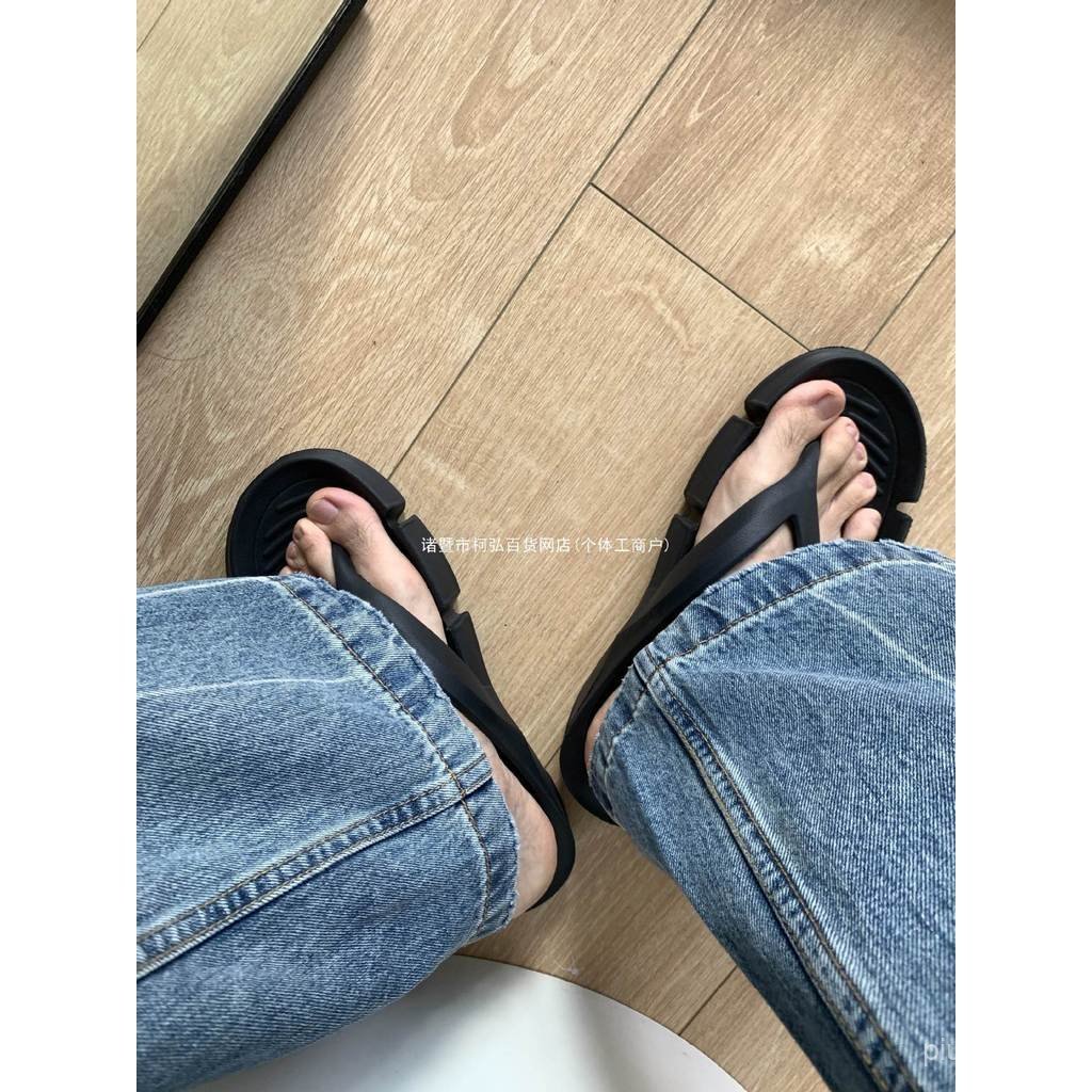 Ins Flip-Flops ชายเวอร์ชั่นเกาหลีสไตล์เดียวกันฤดูร้อนParis Sole Beachสไตล์คู่สวมใส่Bloggerหนาสวมใส่ด