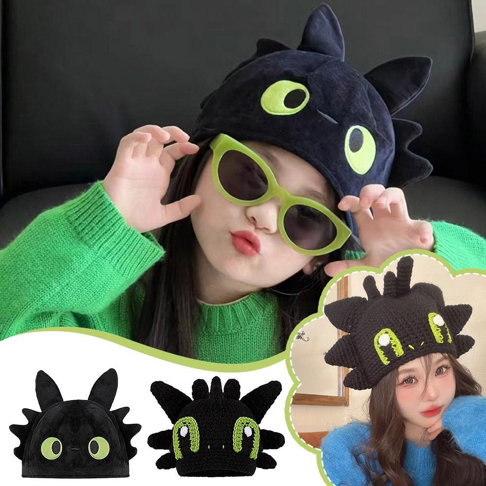 Kawaii Dragon Toothless Plushes Bonnets ของเล่นสําหรับเด็กผู้หญิงสีขาวสีดําฤดูหนาว Warm Caps J1p0