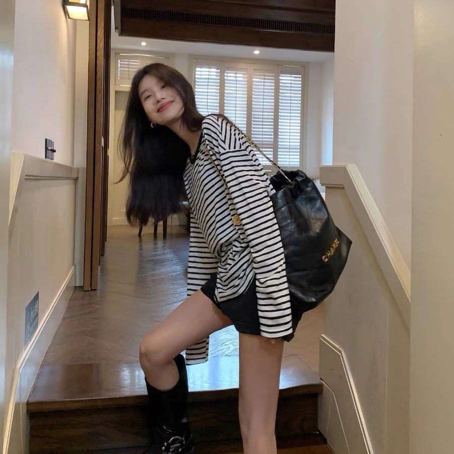 Contrast สีรอบคอลายแขนยาวเสื้อยืดผู้หญิง 2025 หลวม Slimmer ดูการออกแบบรู้สึกผ้าฝ้ายฐาน Top TRW0