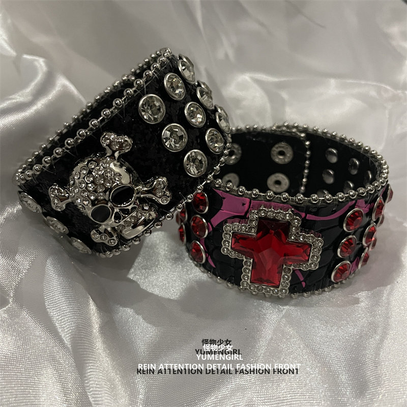 Monster Girl Decadent Sense Skull Cross สร้อยข้อมือ Sequined Hot Girl Rivet Punk สร้อยข้อมือสร้อยข้อ
