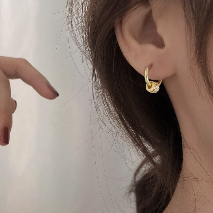 YY.Fashion Diamond small circle earrings s925 ต่างหูเงินแท้แบบห่วงประดับเพชร3วง ขนาด 9mm E010