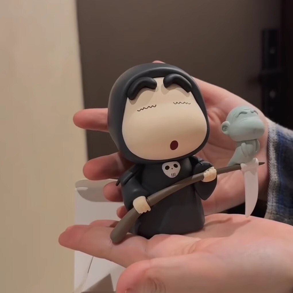 Death Shin-Chan Crayon Shin-Chan เครื่องประดับตกแต่งบ้านอินเทรนด์เล่นตุ๊กตา cos Ghost Shin-Chan อะนิ