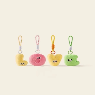 การ์ตูนตุ๊กตาจี้ตัวอักษรภาษาอังกฤษ AZ พวงกุญแจกระเป๋าเป้สะพายหลังตุ๊กตาตกแต่งพวงกุญแจรถคู่ของขวัญอุปกรณ์เสริม