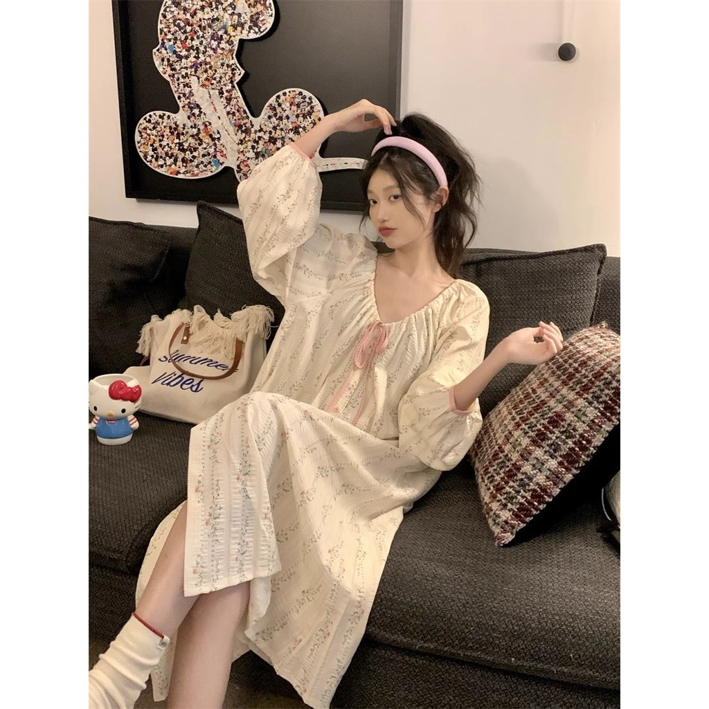 ชุดนอนสตรี FDS V คอปอมปอม ในสไตล์เกาหลี แบบNightdress ใหม่ สำหรับทั้งสองฤดู