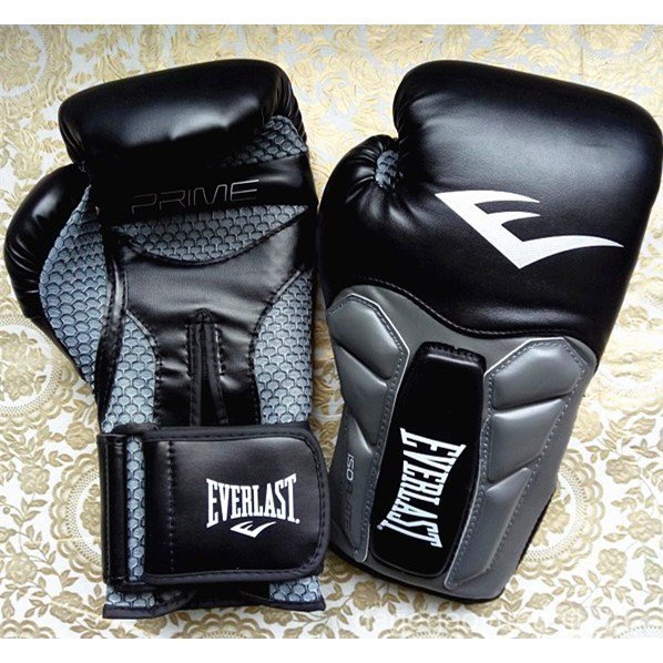 กล่องถุงมือมวย Punching Bag Fighting Sanda พร้อมสายรัดสำหรับผู้ใหญ่