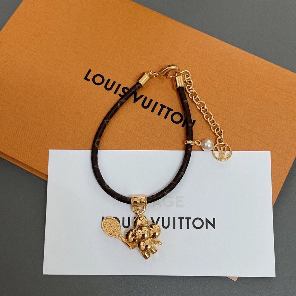 สร้อยข้อมือหนัง สไตล์ใหม่จากLouis Vuitton รุ่น Mascot