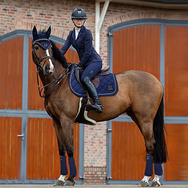 Hello Horse Equestrial ชุดสามชิ้นเบาะอานม้า Earmuffs Horse Leggings ทนต่อการสึกหรอ Anti-Slip สีเดียว