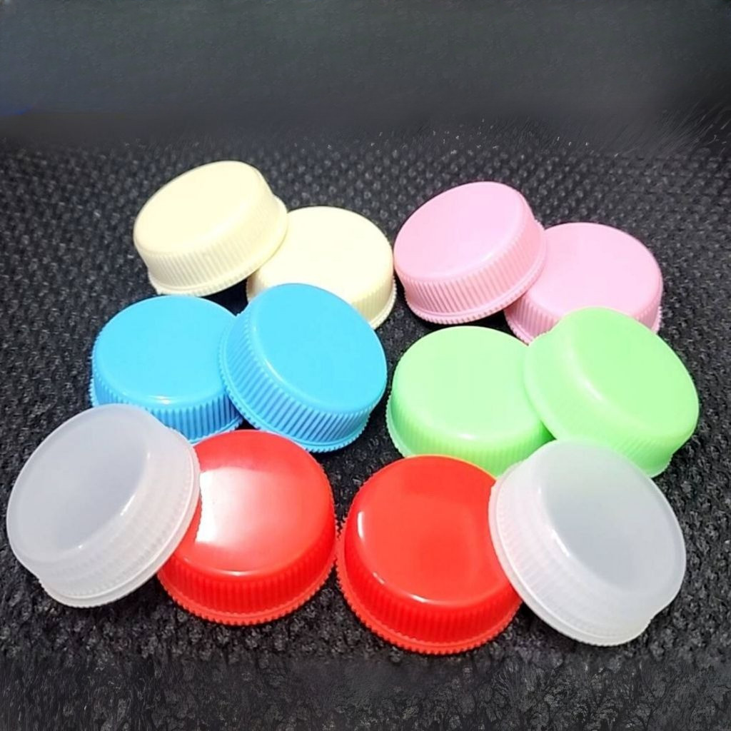 ตลับ กระปุกแบน ขนาด 5 กรัม มีหลายสีให้เลือก จำนวน 20 อัน ราคา 39 บาท