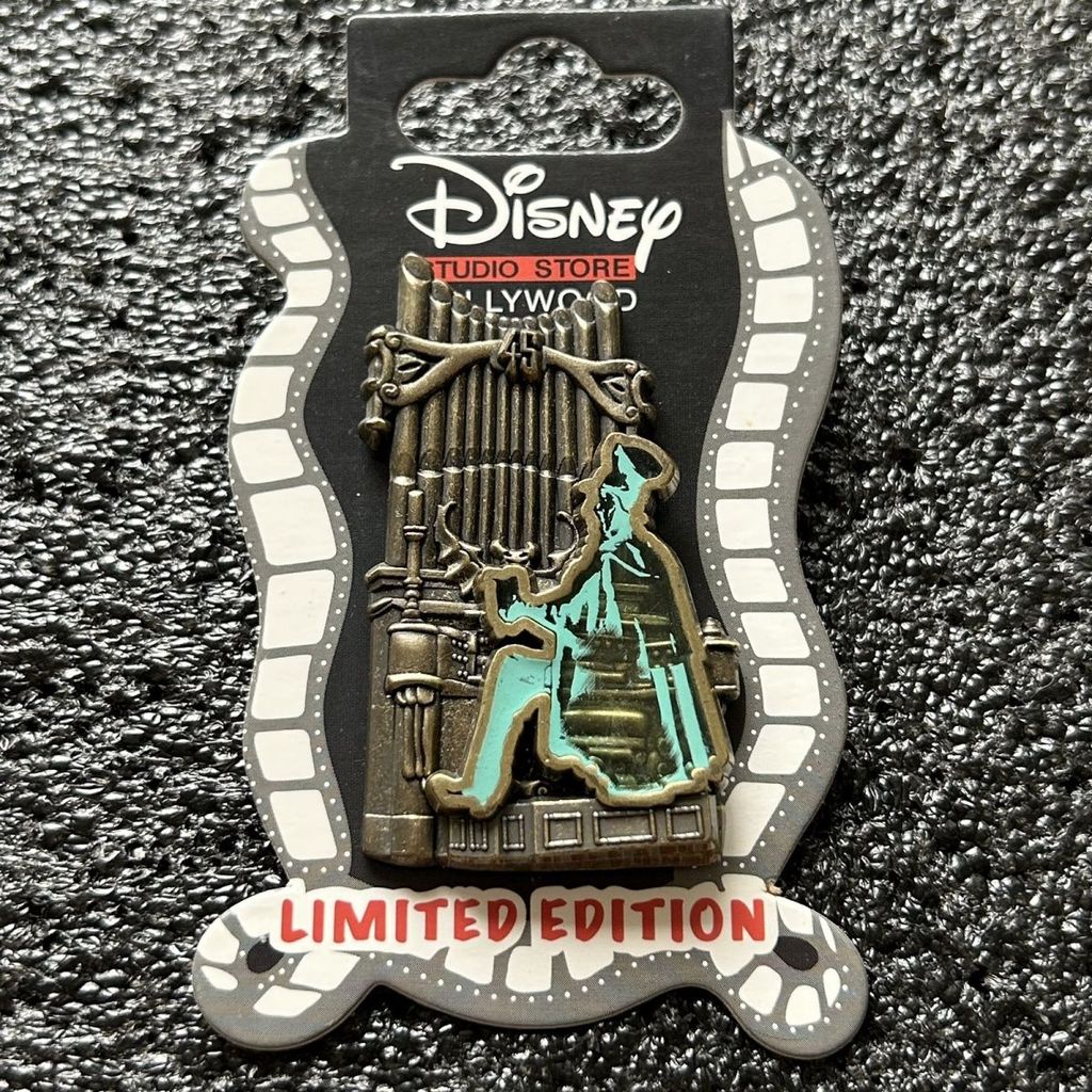 Disney Badge Disney pin Disney pin Disney Double Vintage Badge Limited Edition/ลูกปัด 2512.22