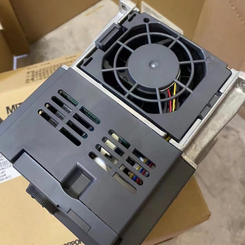 FR-E720S-0.1K-0.2K-0.4K-0.75K Mitsubishi Inverter FR-E720-0.1K-0.2K-0.4K-0.75K-1.5K-2.2K-3.7K
