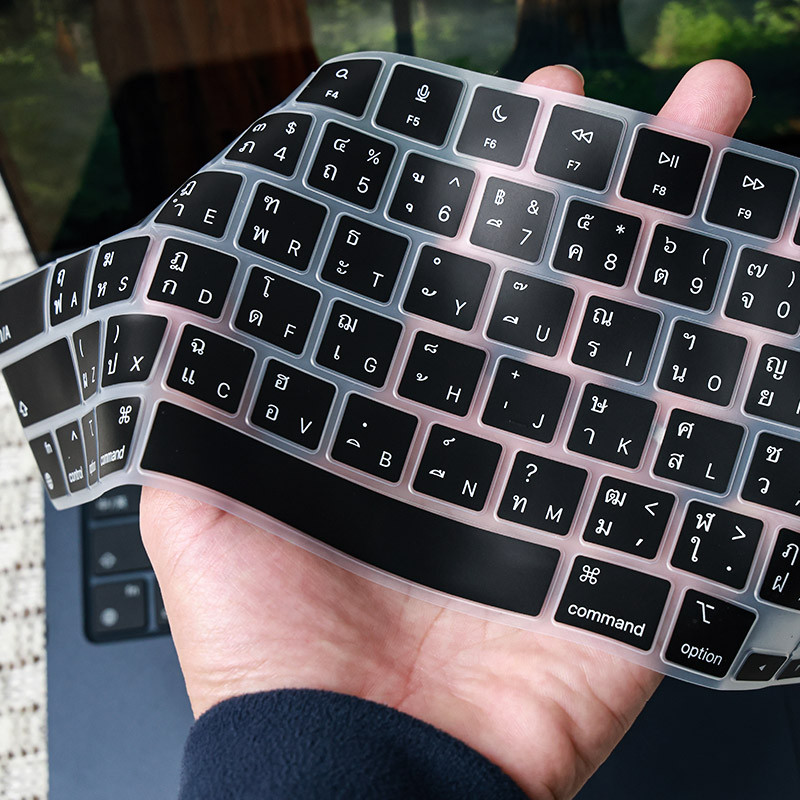 เคสคีย์บอร์ด ซิลิโคนนิ่ม ลายตัวอักษรไทย สําหรับ MacBook 2023 Air 15 13.6 M2 A2941A2681 Pro 14 16 13 15 นิ้ว M1 Air 2020 A2337 A2338 A2442 2021 - รูปที่ 3