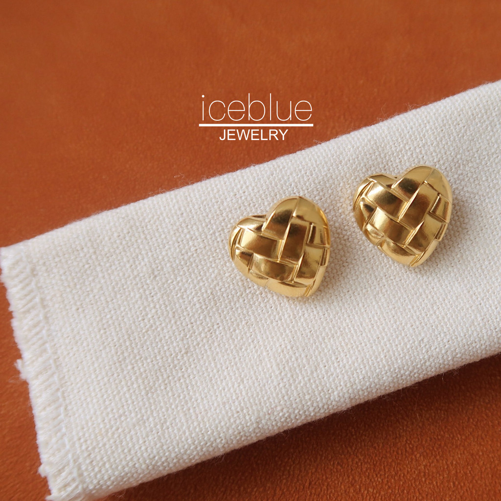 Iceblue-18K Gold Plated Braided Heart Stud ต่างหูกันน้ํา Non Tarnish 316L ไทเทเนียมเหล็กเครื่องประดับสําหรับผู้หญิง E151
