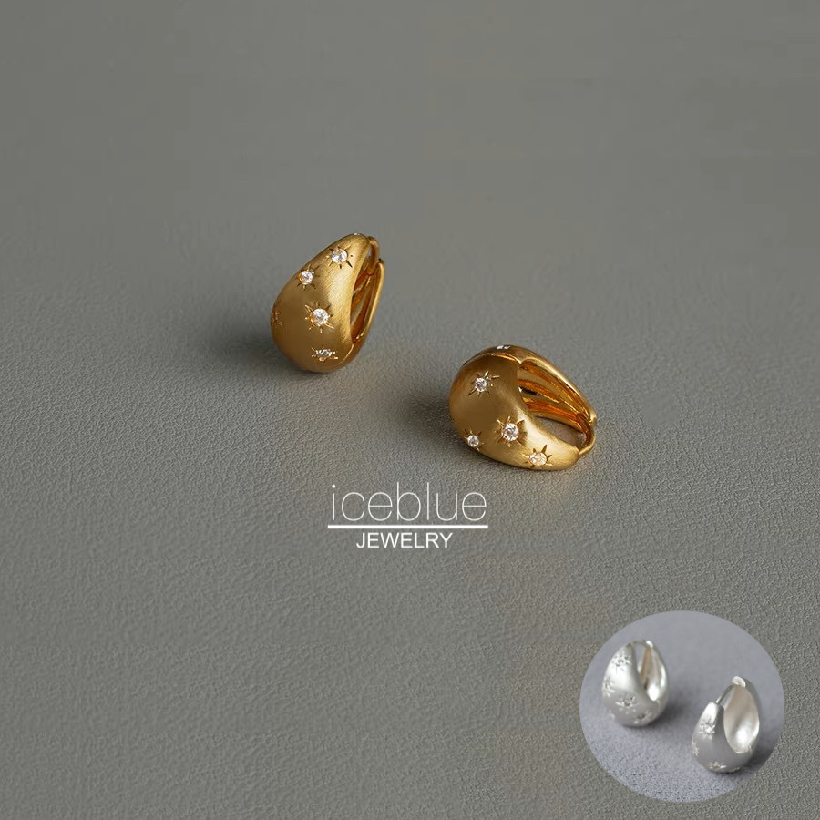 iceblue-Brushed Star Zircon Hoop ต่างหู 18K Gold Plated Silver Gold French Niche Design Simple Cool อารมณ์กันน้ํา Non Tarnish Hypoallergenic ต่างหูผู้หญิง E166