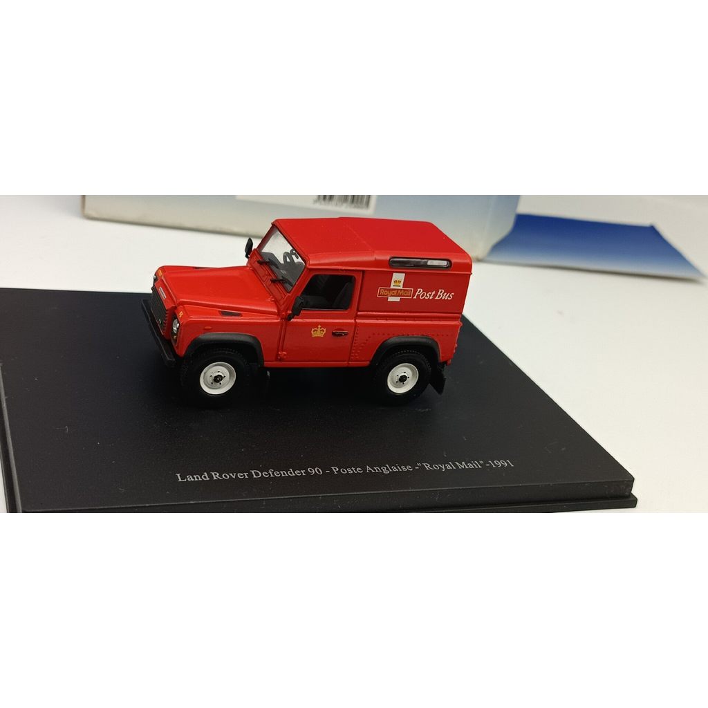 Land Rover Guard 90 Royal Post Edition รถโมเดลโลหะผสม, ตัวเครื่องสีแดง, 1: 43 Scale.The Body Lines แ