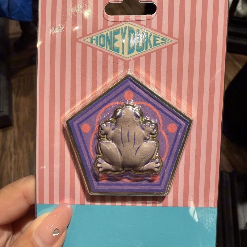Beijing Universal Studios ของแท้ Harry Potter Honey Duke Chocolate Frog ตู้เย็น แม่เหล็ก ของที่ระลึก