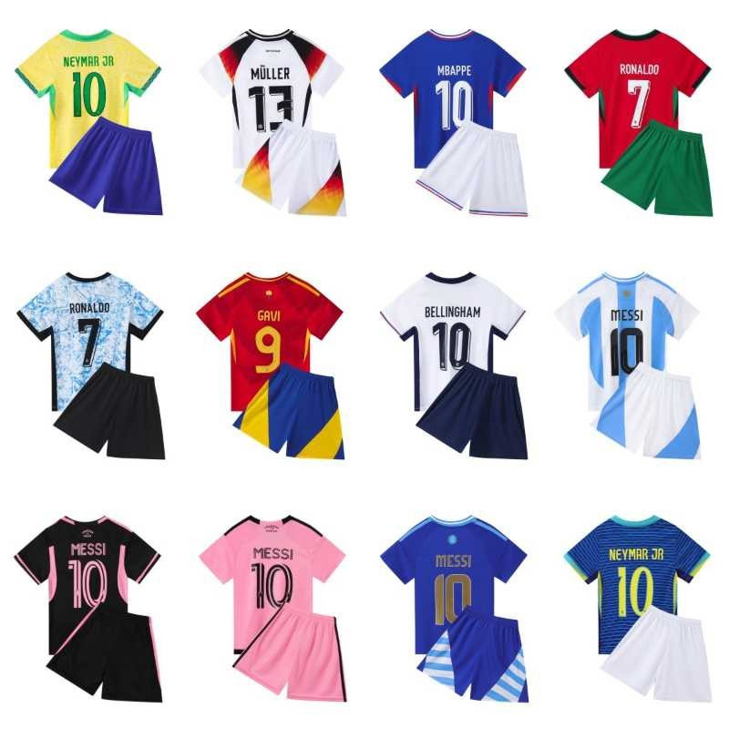 เสื้อฟุตบอลสำหรับครอบครัว Messi และ Cristiano Ronaldo ไซส์ผู้ใหญ่และเด็ก