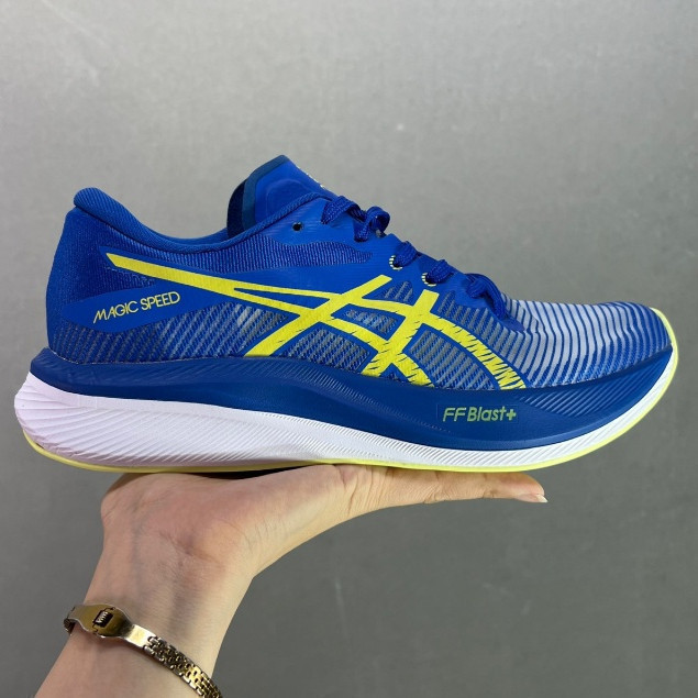 ASICS รองเท้าวิ่งผู้ชายและผู้หญิง แบบเบาและเร็ว โมเดล 1011B703-400 FY8V