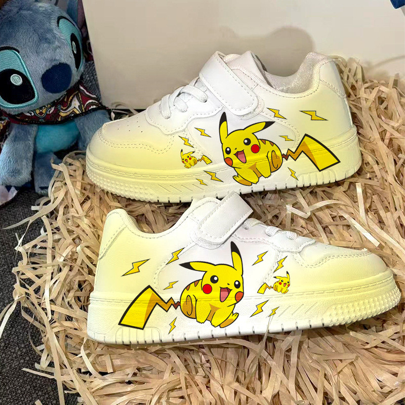 [คลังสินค้าพร้อม] Pikachu การ์ตูนน่ารักรองเท้าสีขาวสีสเปรย์รองเท้าเด็ก Unisex Casual รองเท้าผ้าใบเด็ก สินค้า WJG