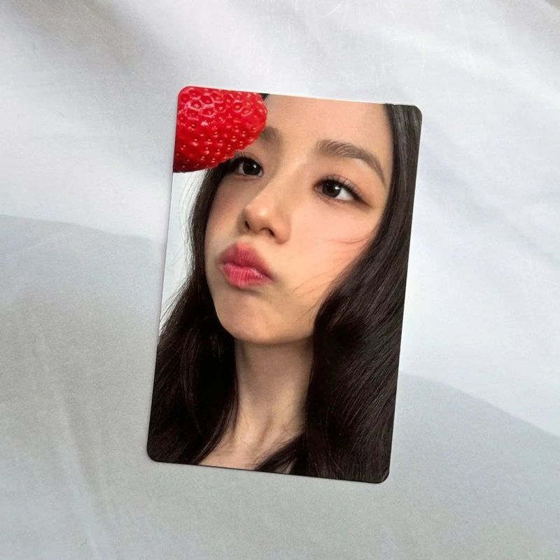 Kim Jisoo Jisoo Photocard Hong Kong Meeting Approach Card Strawberry Doodle Mouth Show Strawberry Fa