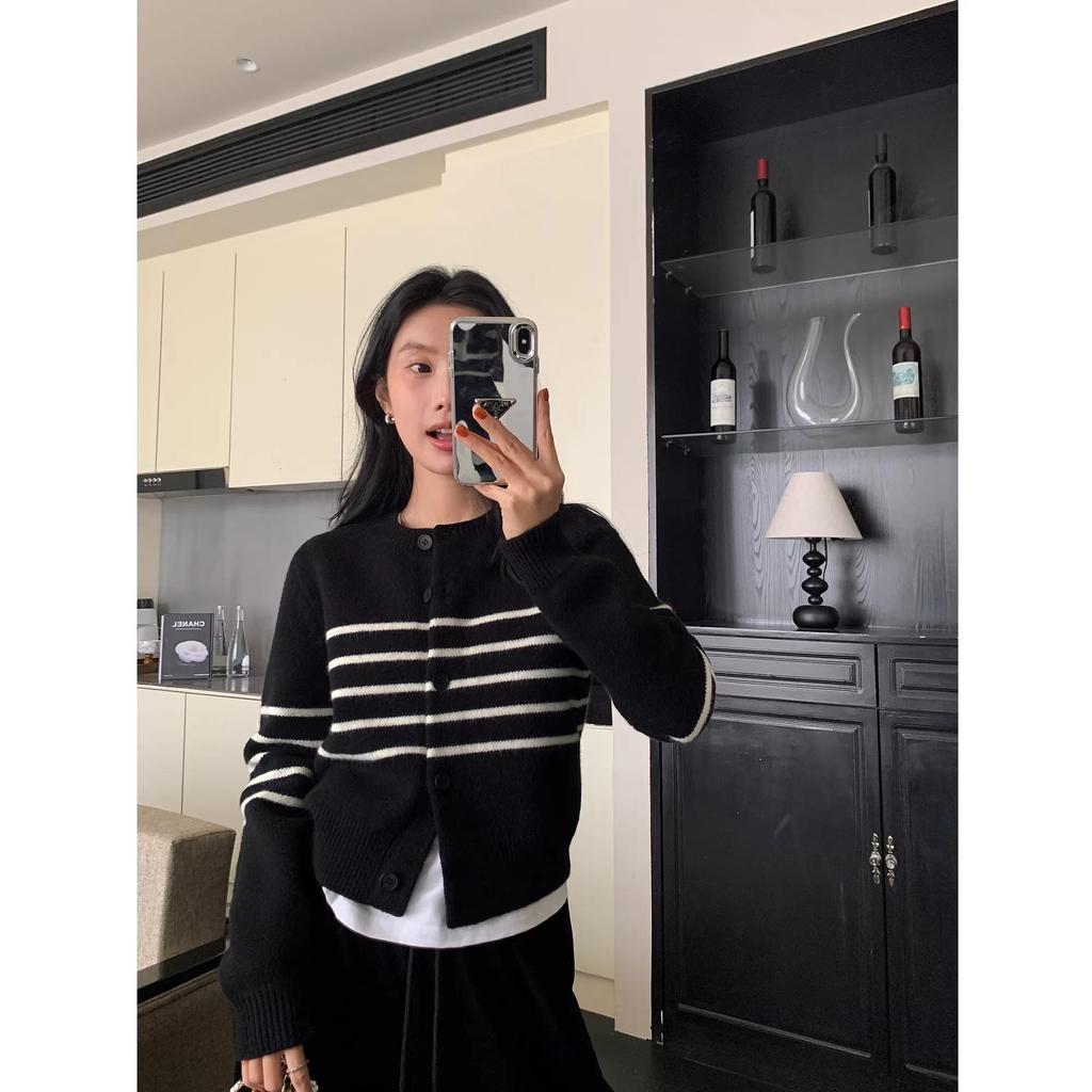 เสื้อไหมพรมแขนยาวลายทาง เสื้อกันหนาวคอกลมผ้านุ่มใส่สบาย รูปที่ 4