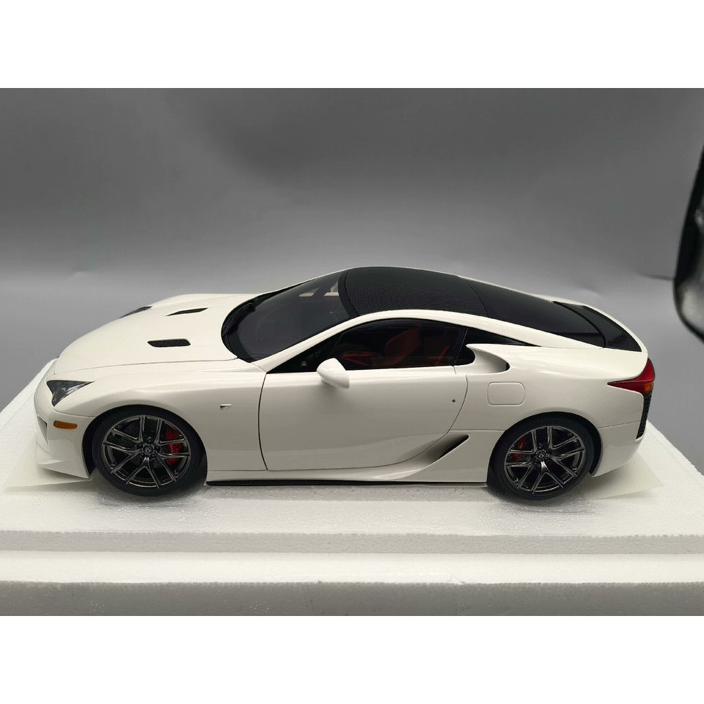 [คลังสินค้าพร้อม 1] AUTOart AUTOart 1/18 Lexus LFA Lexus LFA (สีขาว) วัสดุพลาสติก ABS โมเดลจําลองรถย
