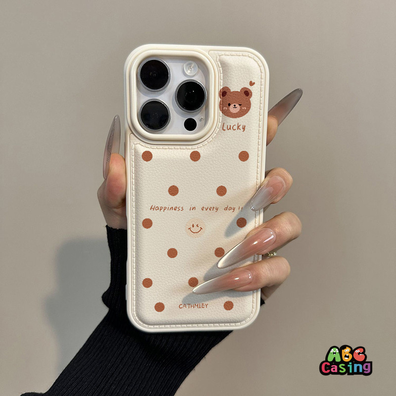 เคสไอโฟน17 เหมาะสำหรับ IPhone 14 13 12 11 16 17 15 Pro Max X XR XS MAX 15 Plus เคสโทรศัพท์หมีเท็ดดี้ลายจุดสีน้ำตาลน่ารัก