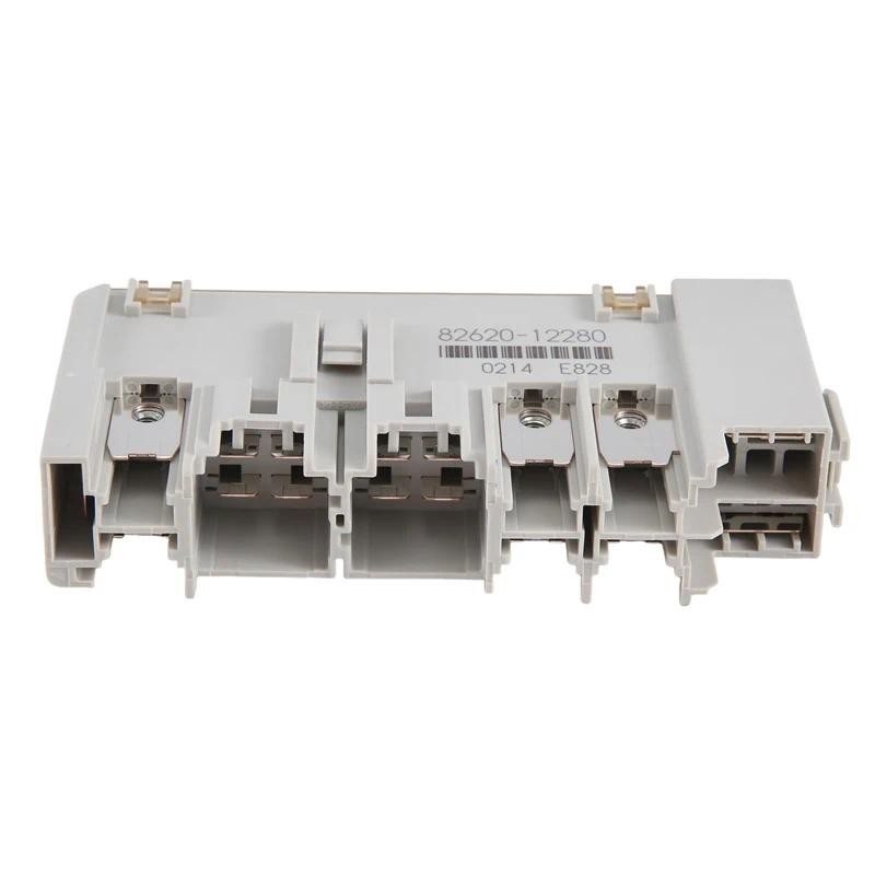 Blown ฟิวส์กล่องสําหรับ Toyota Corolla Matrix SCION XB TC Fusible Link Block Assy 82620-12280 826201