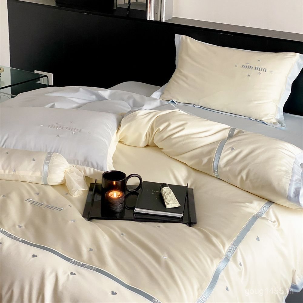 Fit ครัวเรือนผิวเย็บปักถักร้อย Kiss Hotel ชุดสี่ชิ้นผ้าฝ้ายมุม Simple Nude Sleeping Australian Class