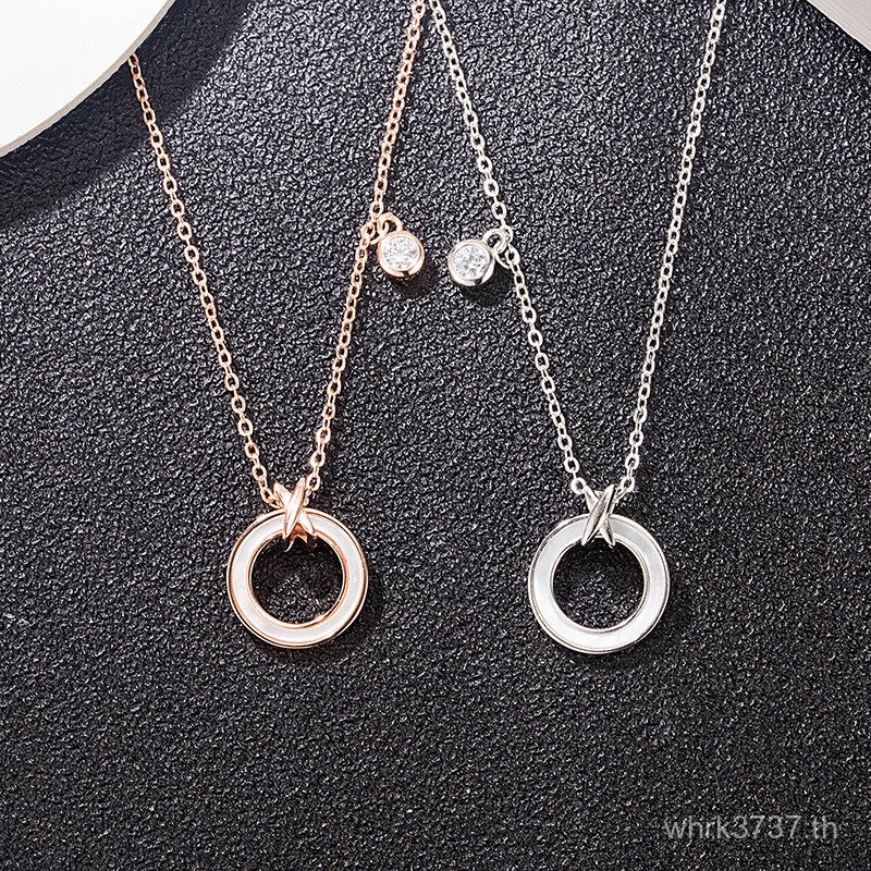 สร้อยคอมุกสีขาววงกลมแบบคลาวิกเกิล ออกแบบโดย Fritillaria ในสไตล์หรูหรา s925 sterling silver พร้อมความ