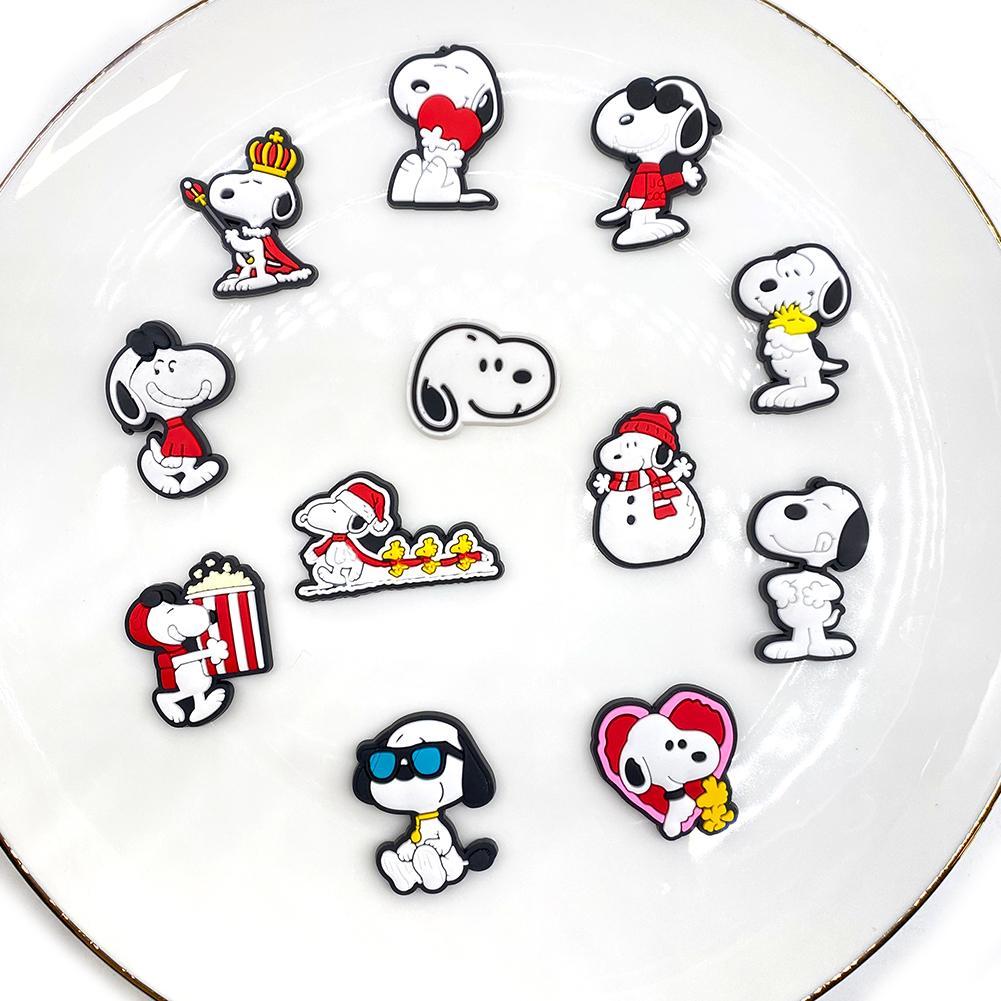chrams,สินค้าชุดหมุดประดับรองเท้า 12 ชิ้น ลายสุนัขการ์ตูนอนิเมะน่ารัก สไตล์อินสตาแกรม วัสดุPVCคุณภาพสูง ของขวัญสุดเก๋