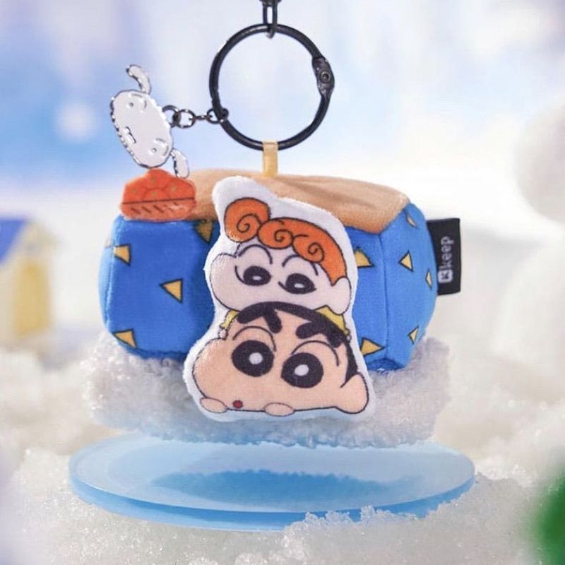 Keep Co-Branded Crayon Shin-Chan เตาเครื่องทําความร้อนการ์ตูนตุ๊กตาน่ารักกระเป๋านักเรียนจี้จี้กระเป๋