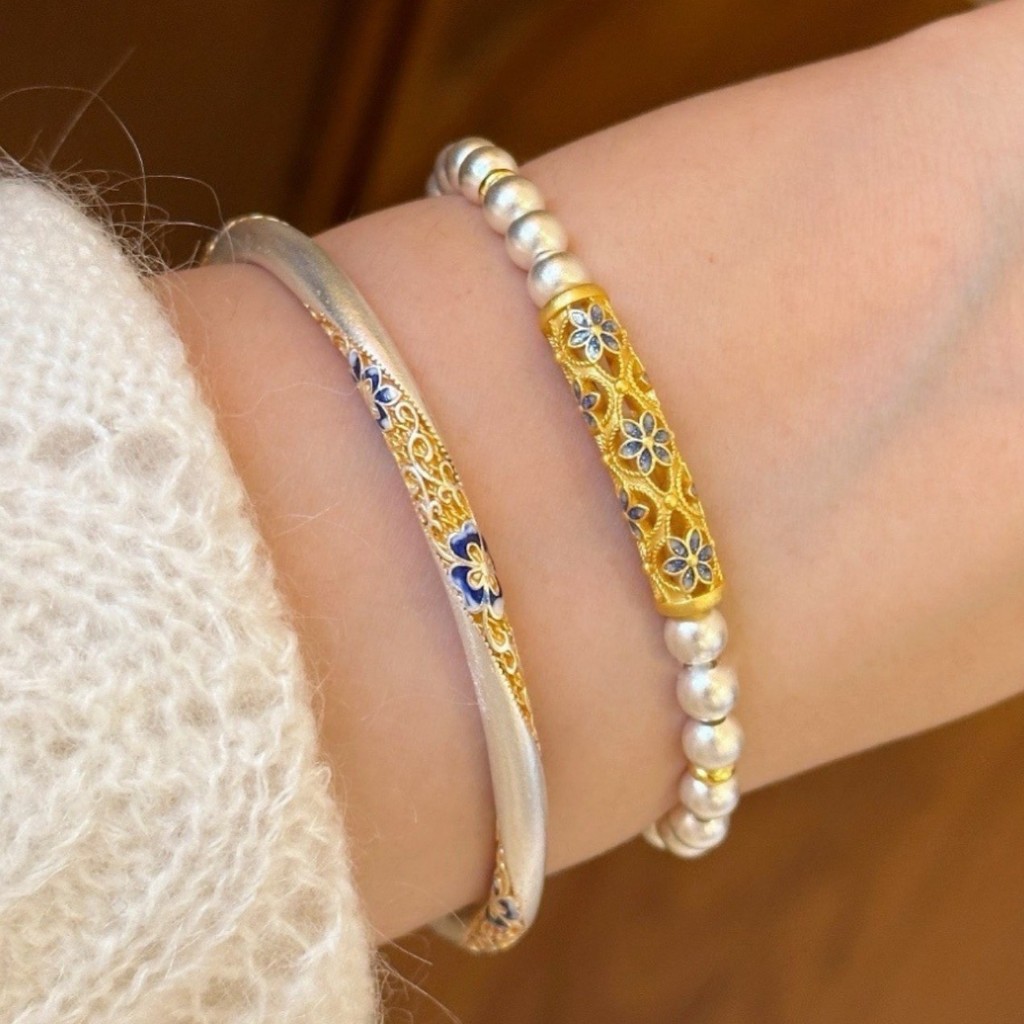 สร้อยข้อมือเคลือบดอกไม้สีฟ้า Women's Silver-Plated Retro Fashion Elegant Light Luxury