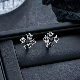 ต่างหูคลิปบน Zircon Cross & Iris สำหรับทั้งผู้ชายและผู้หญิง ไม่ต้องเจาะหู สไตล์หรูหราตามเทรนด์