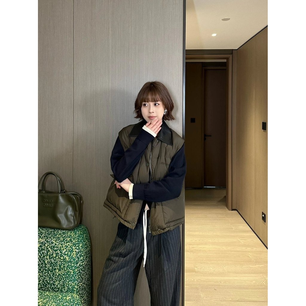 [Mumu.St] Miumi * Logo Letter Leather Collar Down Vest